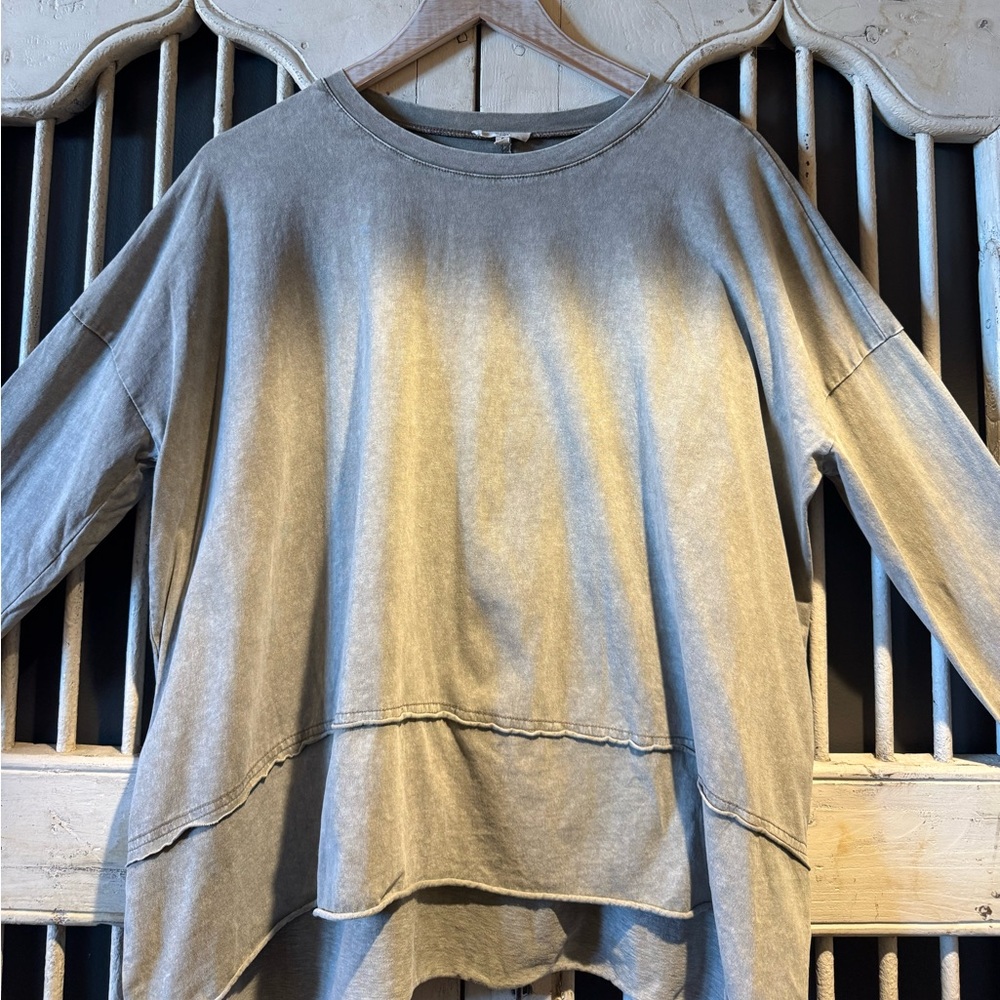 easel crop top 
Size small 
Color taupe